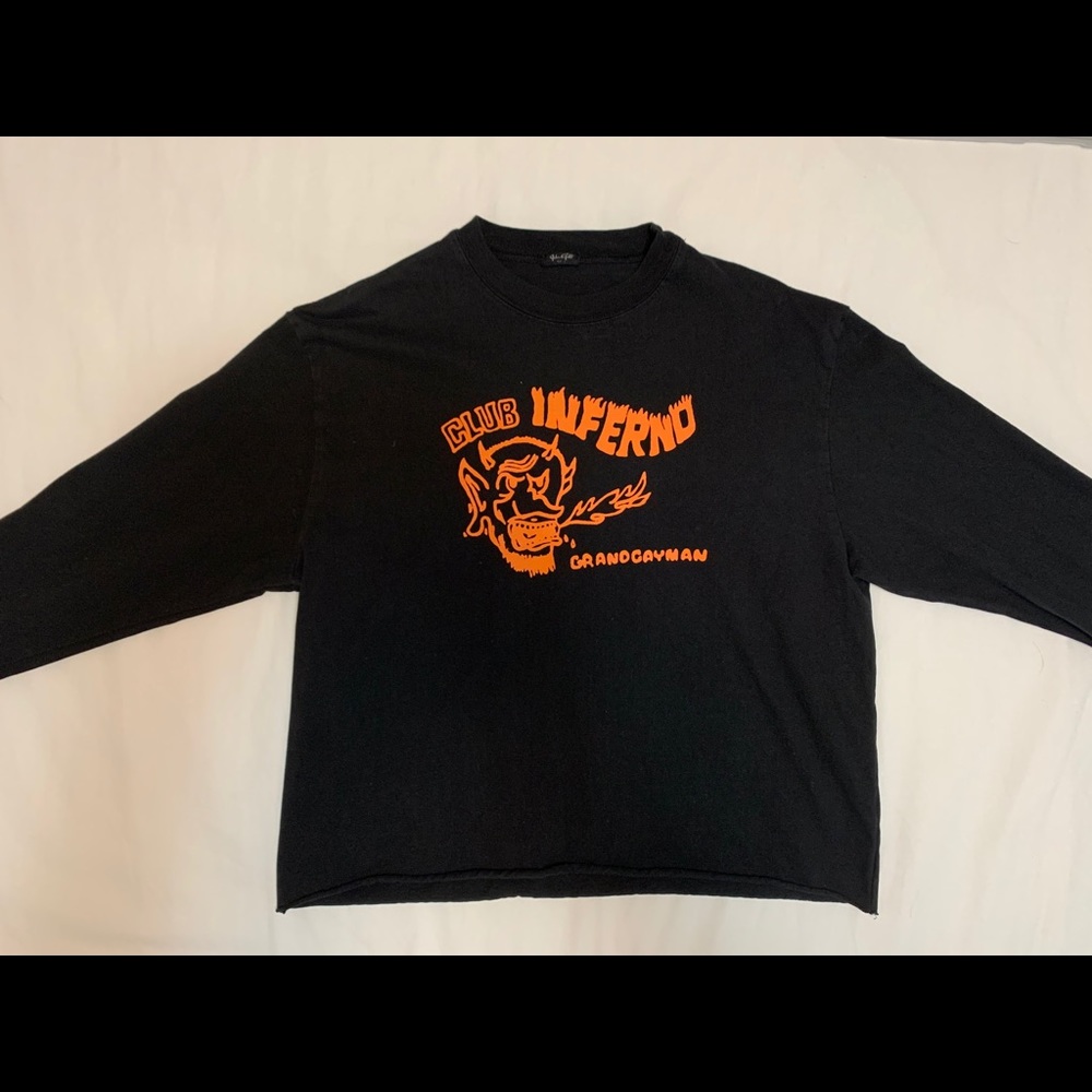 BRANDY MELVILLE CLUB INFERNO LONG SLEEVE